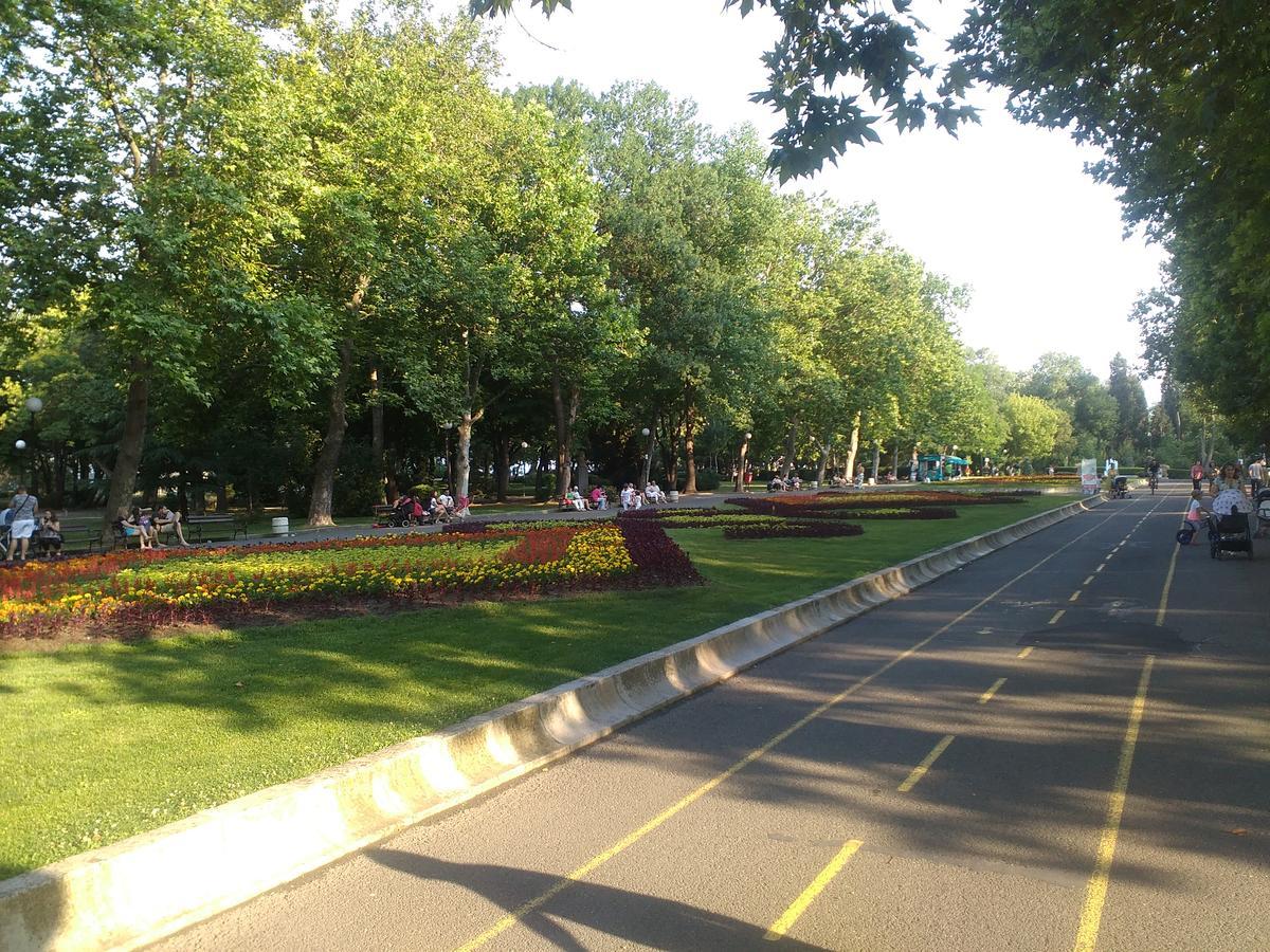 Flora Beach Burgas City Exterior foto
