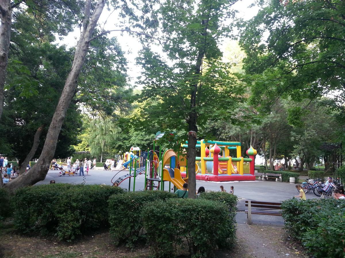 Flora Beach Burgas City Exterior foto